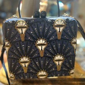 Gustoko Excellent Condition Designed in Portugal Crossbody Structured